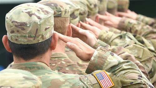 soldiers saluting 